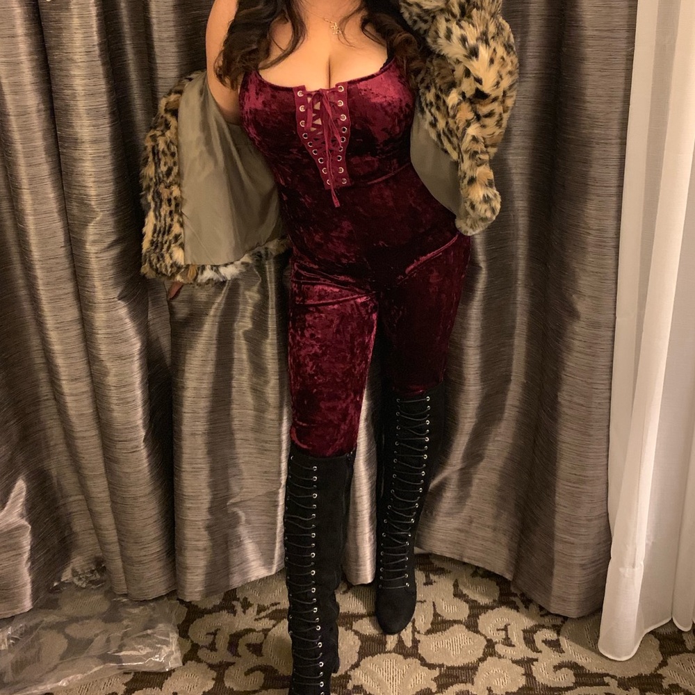 Forever 21 velvet burgundy jumpsuit size M